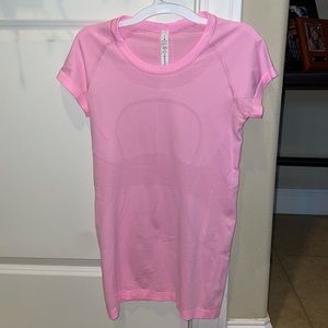 Lululemon pink shirt